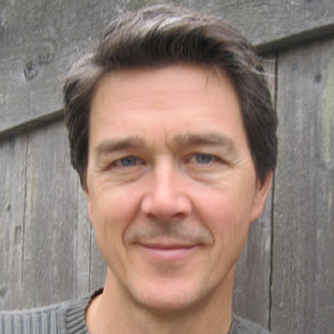 How The World Sees America with Mark Hertsgaard